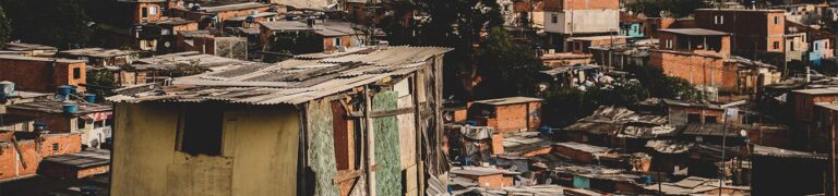 o evento cidades em foco demonstra a situação precária de favelas urbanas