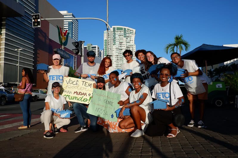 TETO promove mobilização voluntária no Brasil e planeja reunir mais de 3 mil jovens na rua contra a pobreza