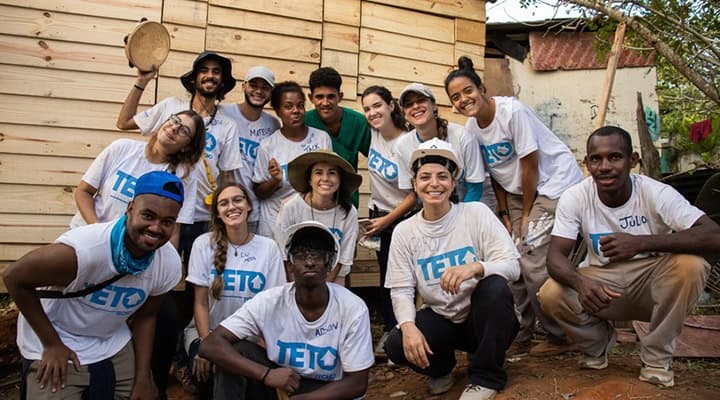 TETO Brasil faz campanha de arrecadação durante a Copa do Mundo para construir moradias de emergência
