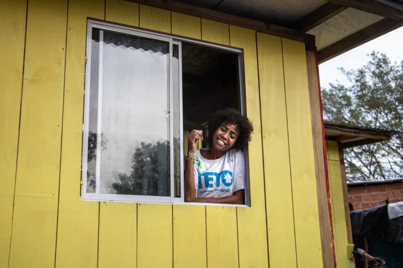 No Dia de Doar, junte-se a TETO e construa moradias com famílias em situação de vulnerabilidade