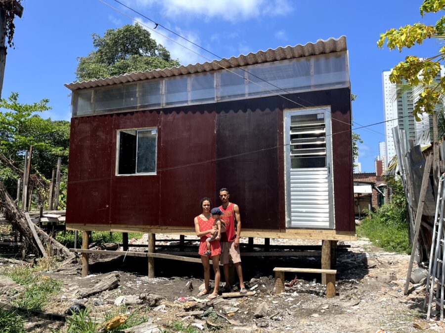 Conheça a família que recebeu a primeira moradia resiliente a mudanças climáticas da TETO no país