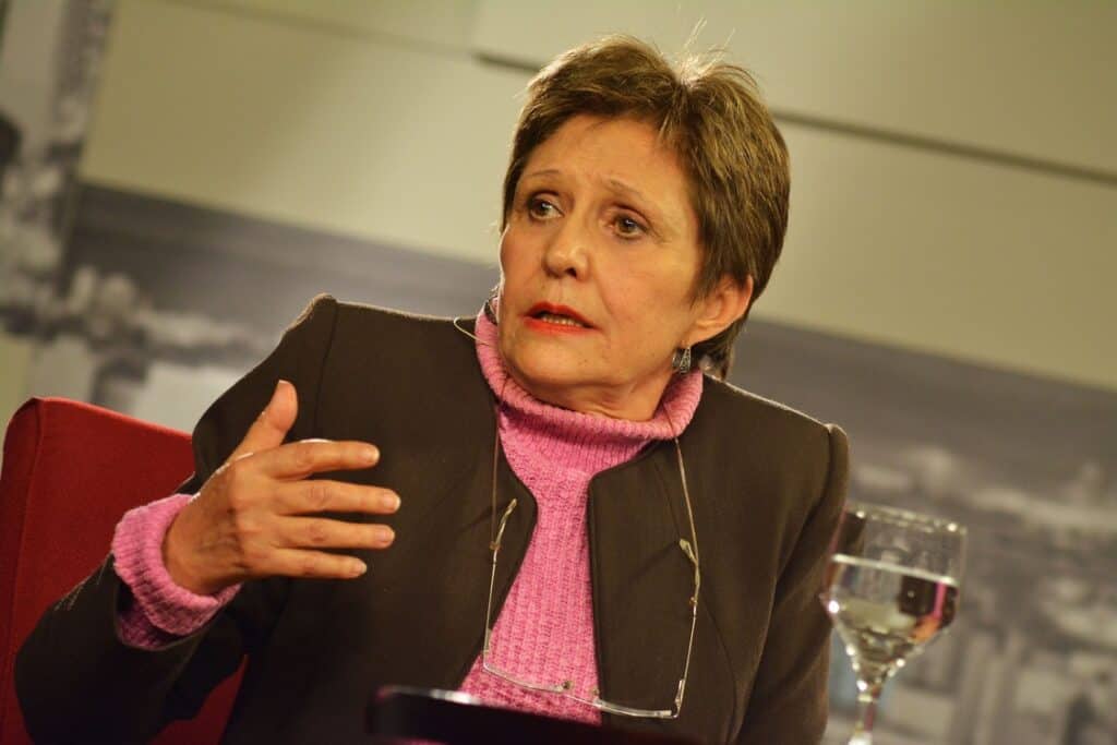 Profa. Dra. Ermínia Maricato produziu e conduziu estudos sobre a vida urbana nas periferias e direito à cidade.