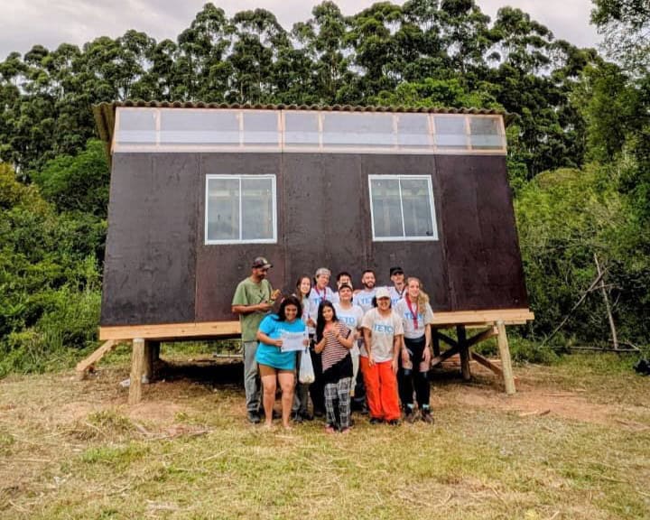 Durante o ENV, foram construídas e entregues 10 moradias emergenciais.
