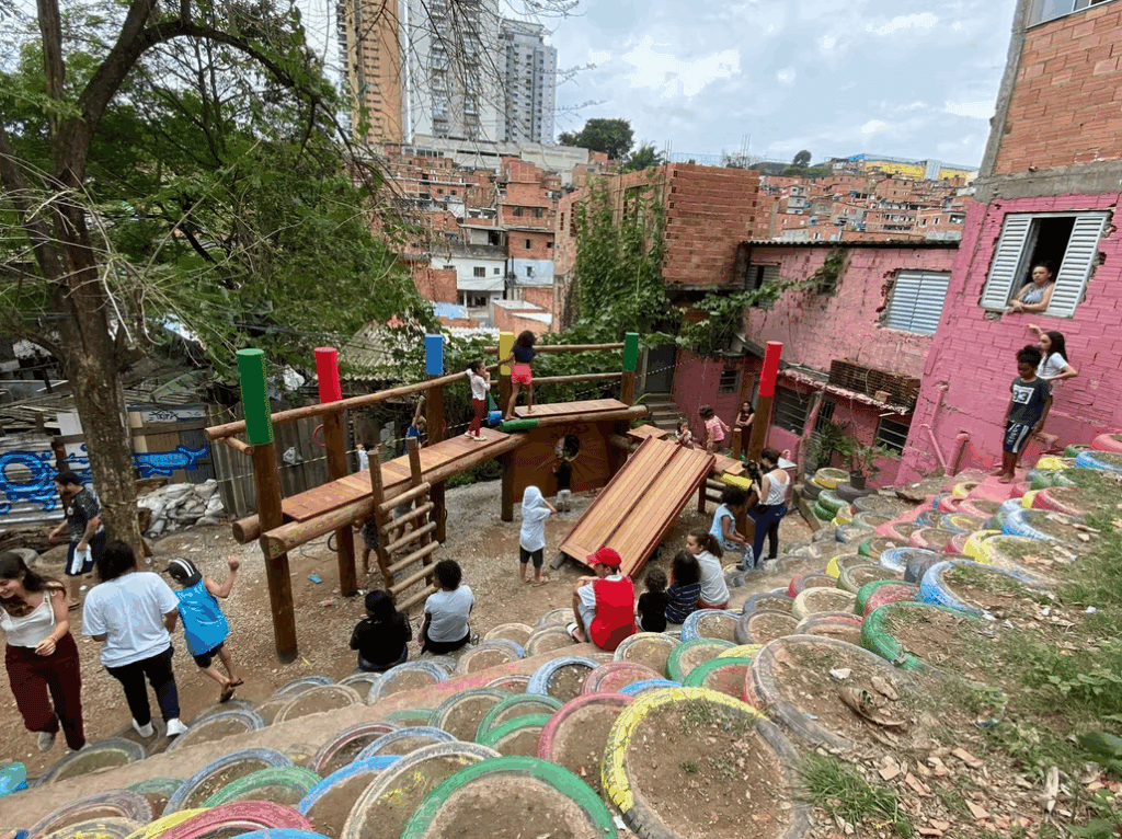Parque Fazendinha no Jardim Colombo, resultado de mobilização comunitária e recuperação de área antes ocupada por lixo.