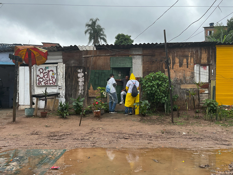 Morador da Comunidade City, em São Paulo, participa de ECO (Escutando Comunidades), iniciativa da TETO Brasil.