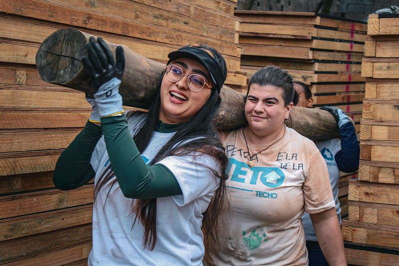 Entre uma construção e outra, Petra conheceu diferentes Brasis